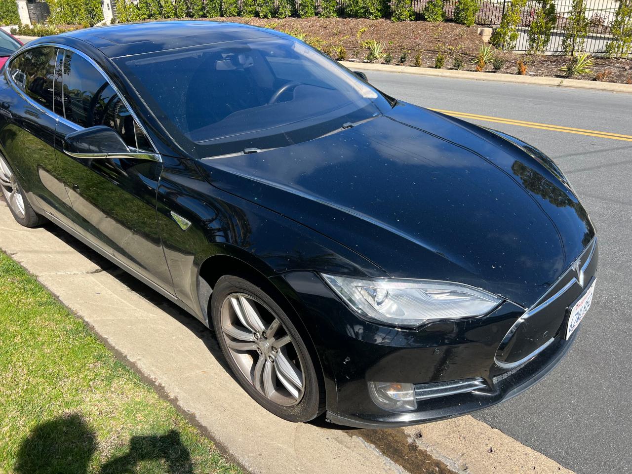 TESLA MODEL S 2013 5yjsa1dn4dfp11323