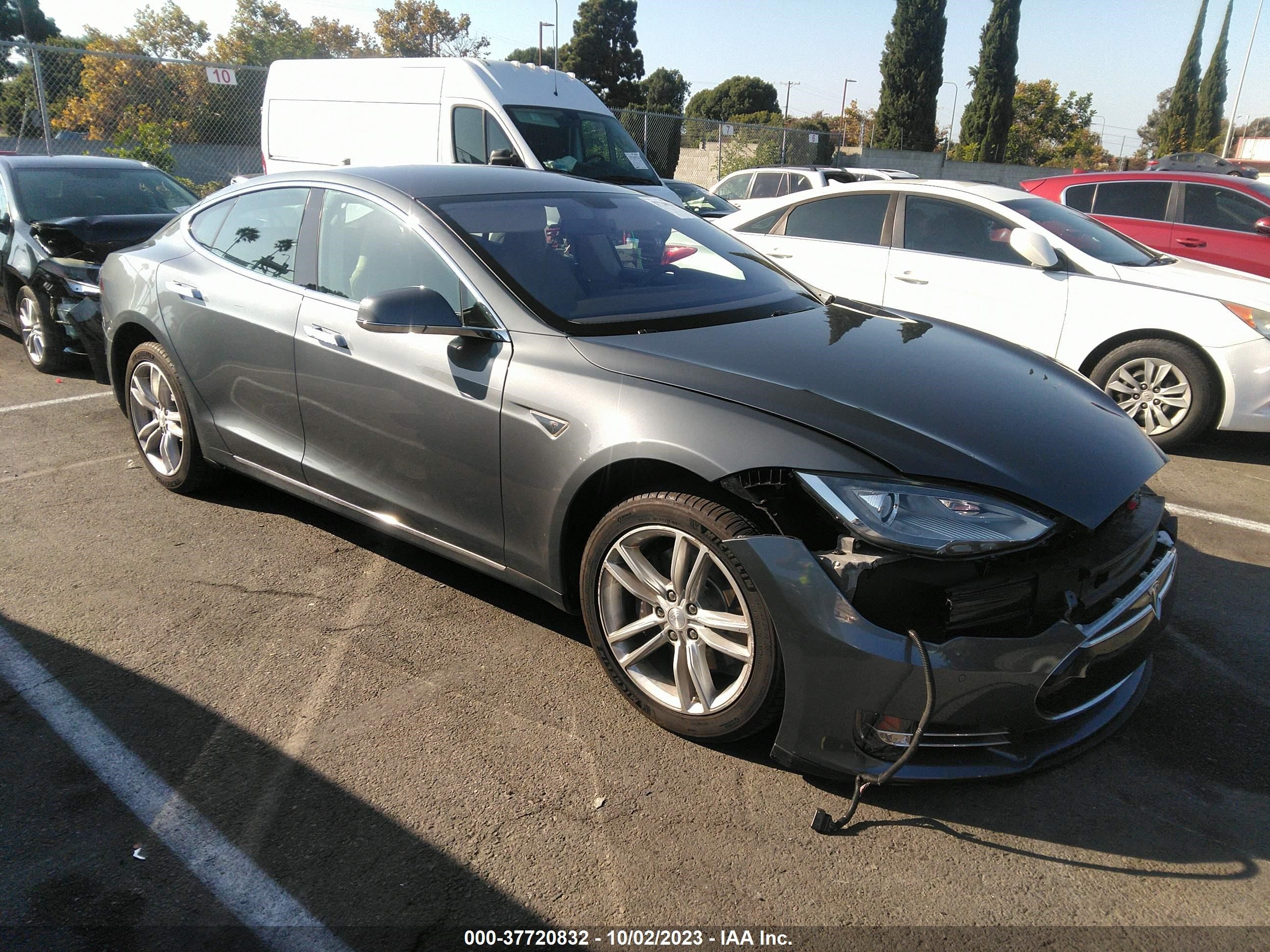 TESLA MODEL S 2013 5yjsa1dp1dfp06601