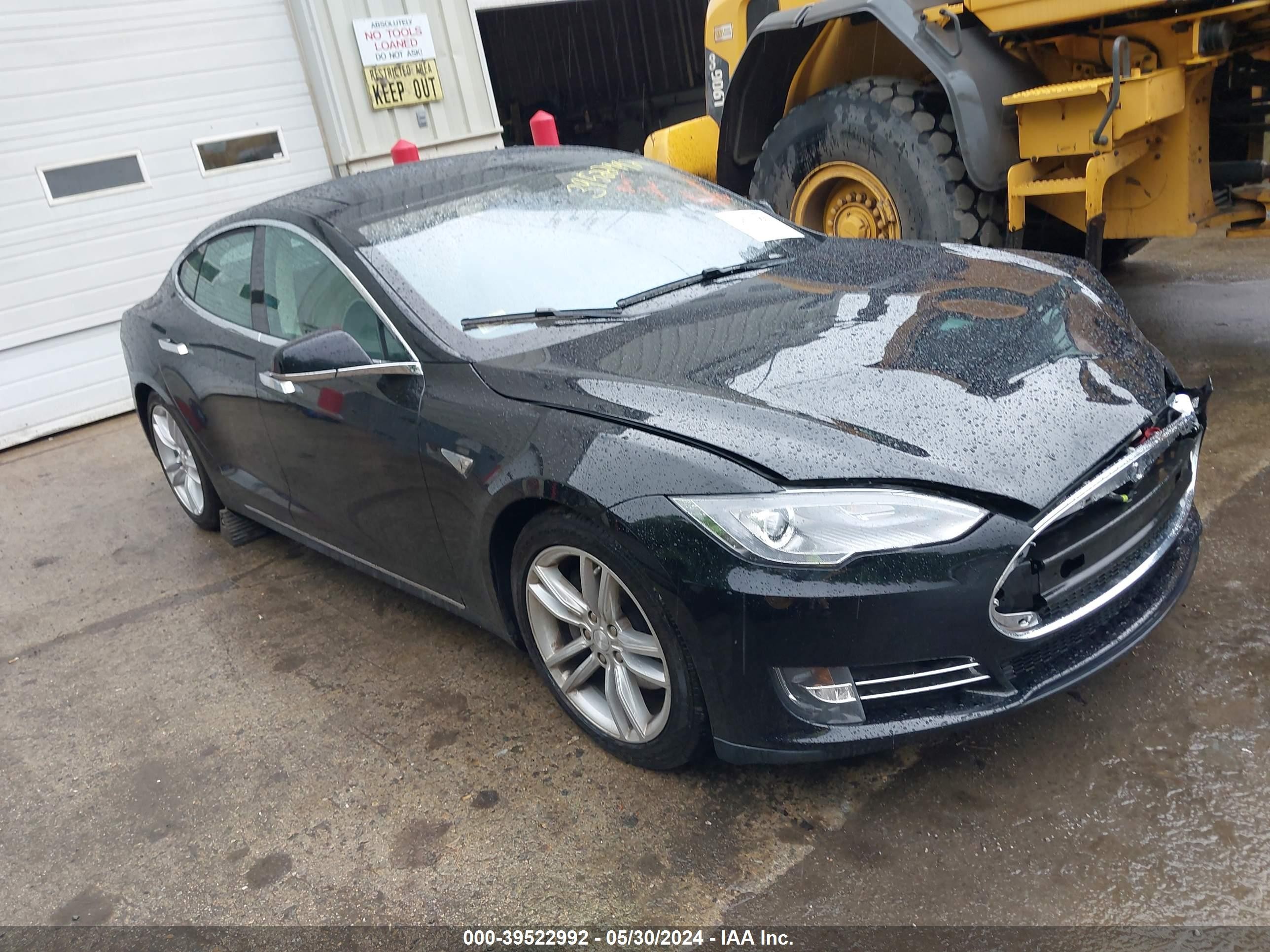 TESLA MODEL S 2013 5yjsa1dp2dfp15422