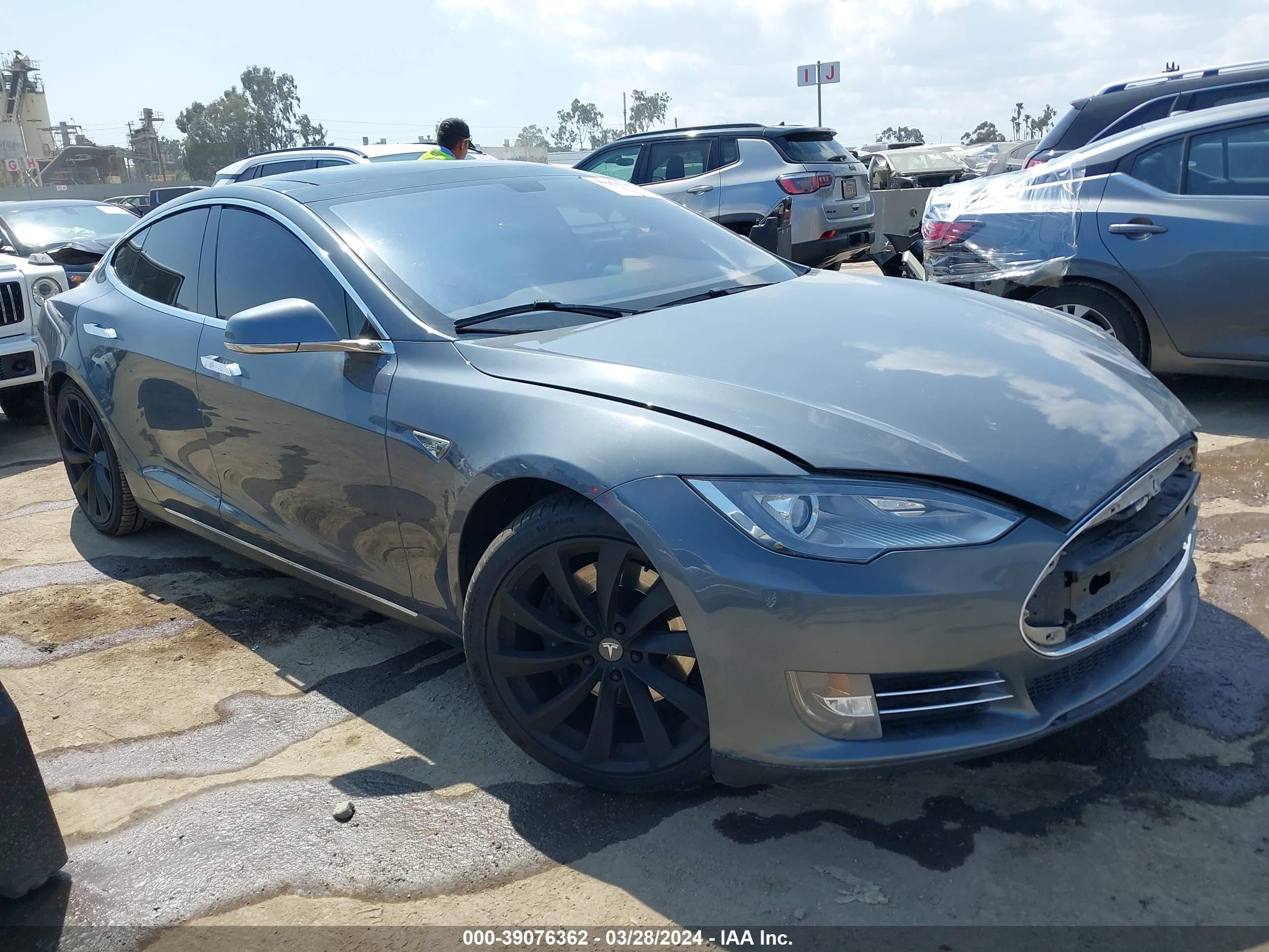 TESLA MODEL S 2013 5yjsa1dp8dfp06708