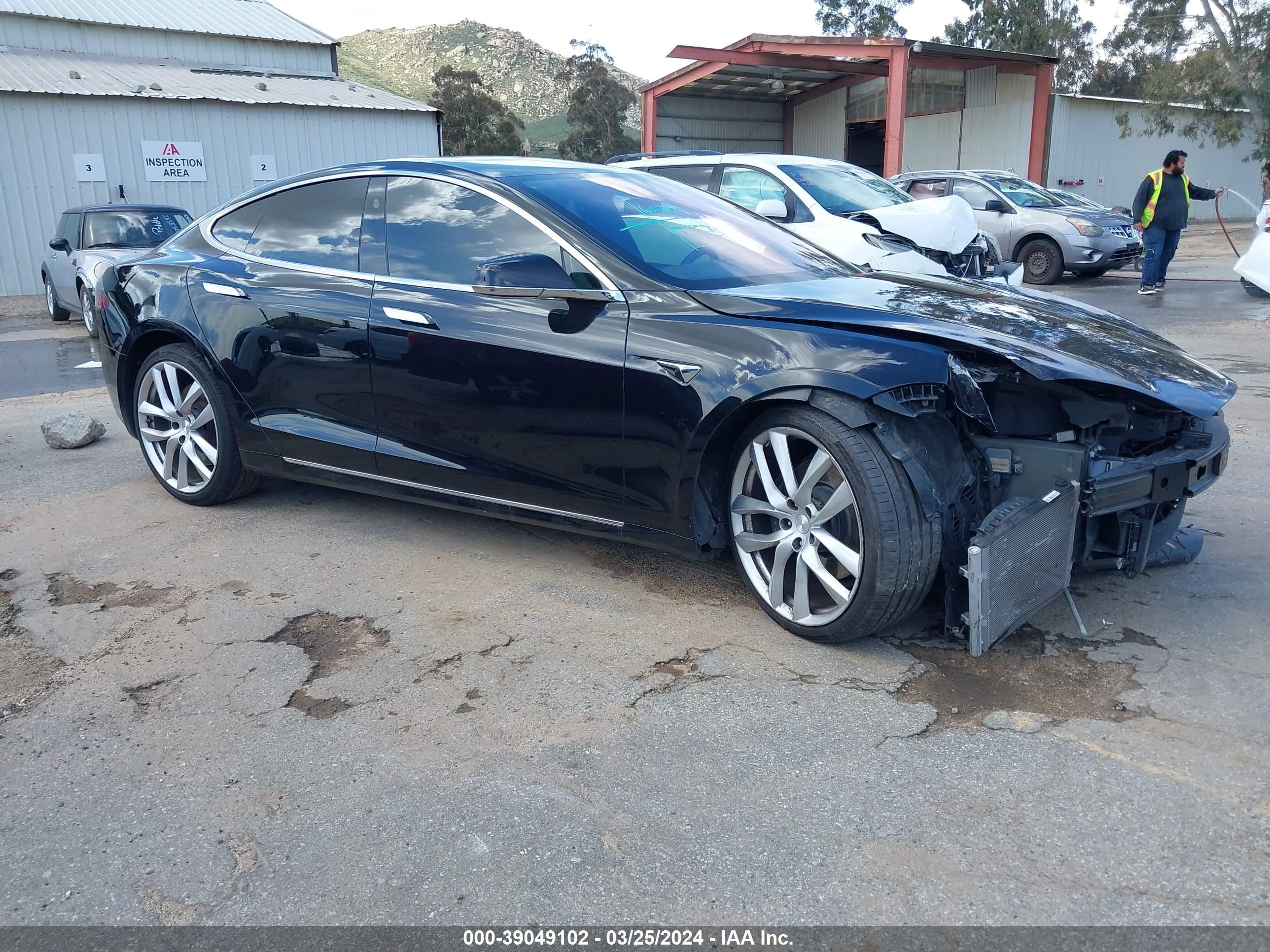 TESLA MODEL S 2017 5yjsa1e15hf204822