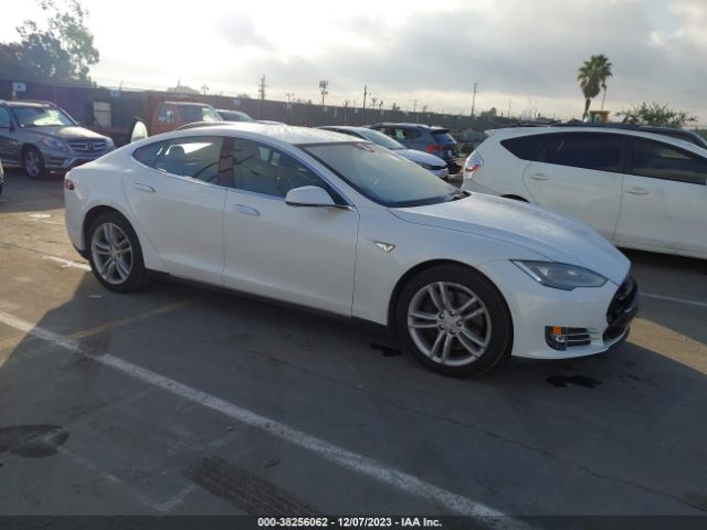 TESLA MODEL S 2015 5yjsa1e16ff118853