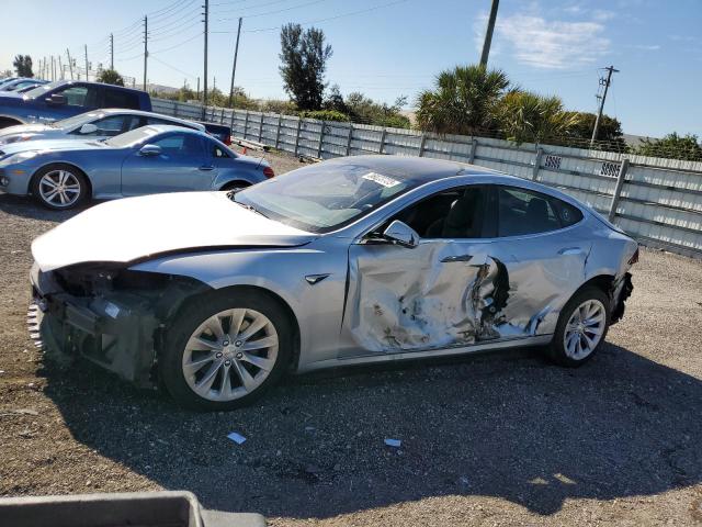 TESLA MODEL S 2018 5yjsa1e21jf268306