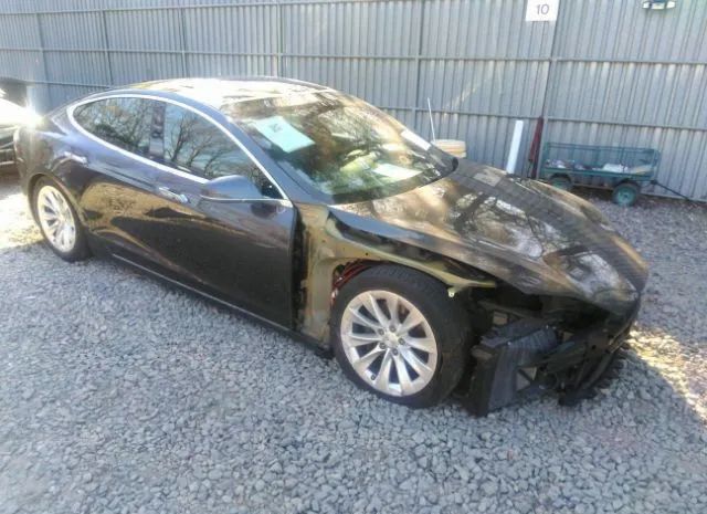 TESLA MODEL S 2018 5yjsa1e21jf275305