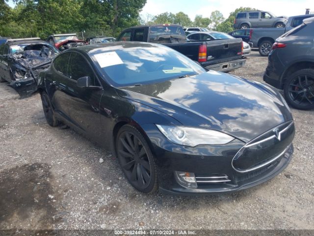 TESLA MODEL S 2015 5yjsa1e25ff106136