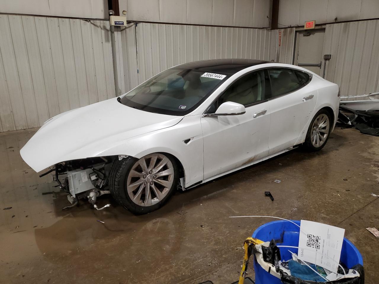 TESLA MODEL S 2017 5yjsa1e25hf201184