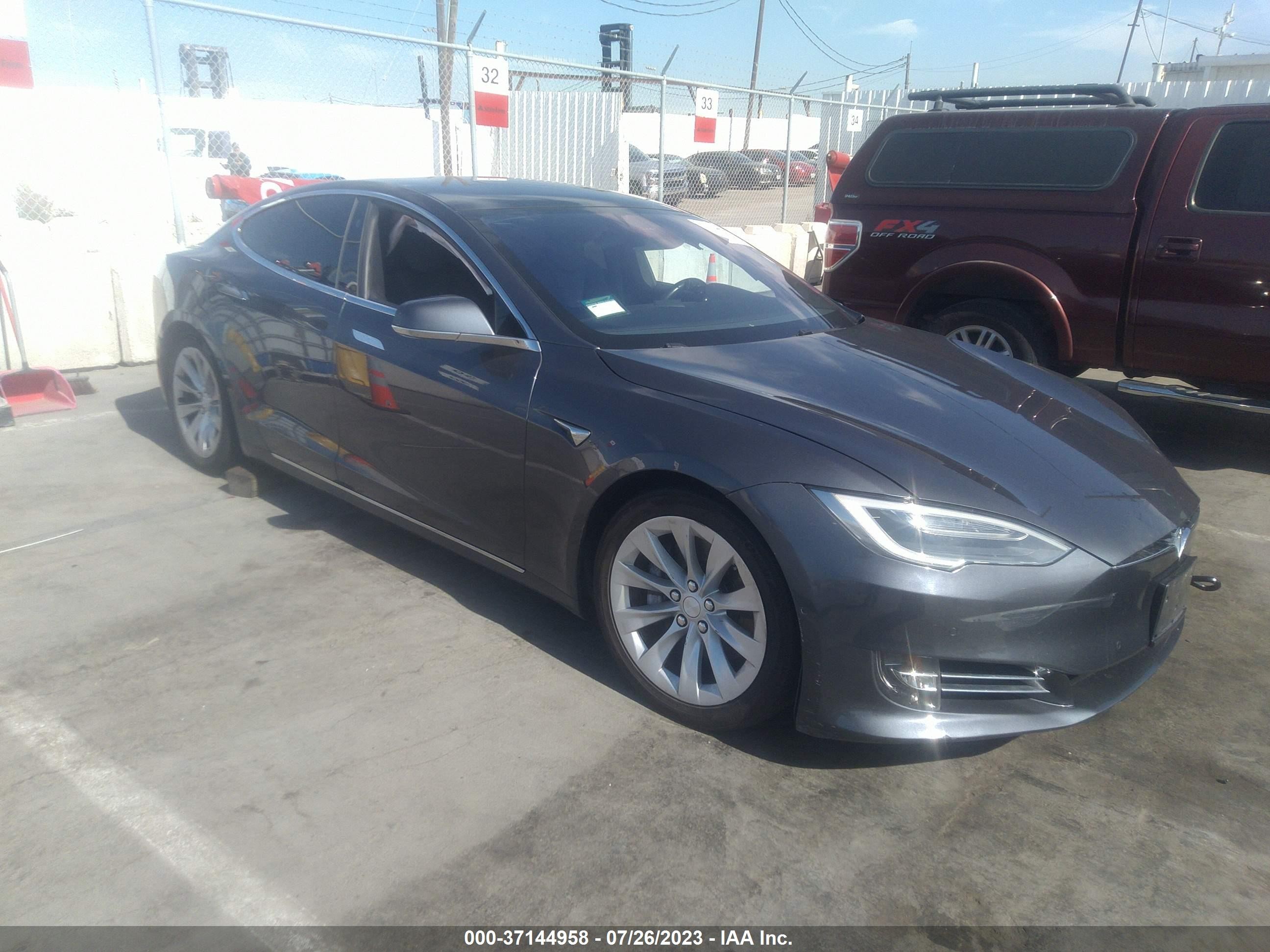 TESLA MODEL S 2018 5yjsa1e26jf254577