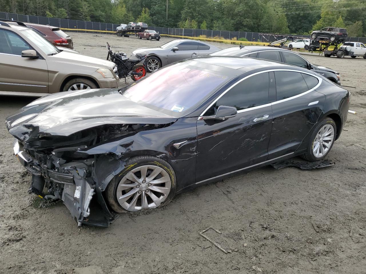 TESLA MODEL S 2018 5yjsa1e28jf266827