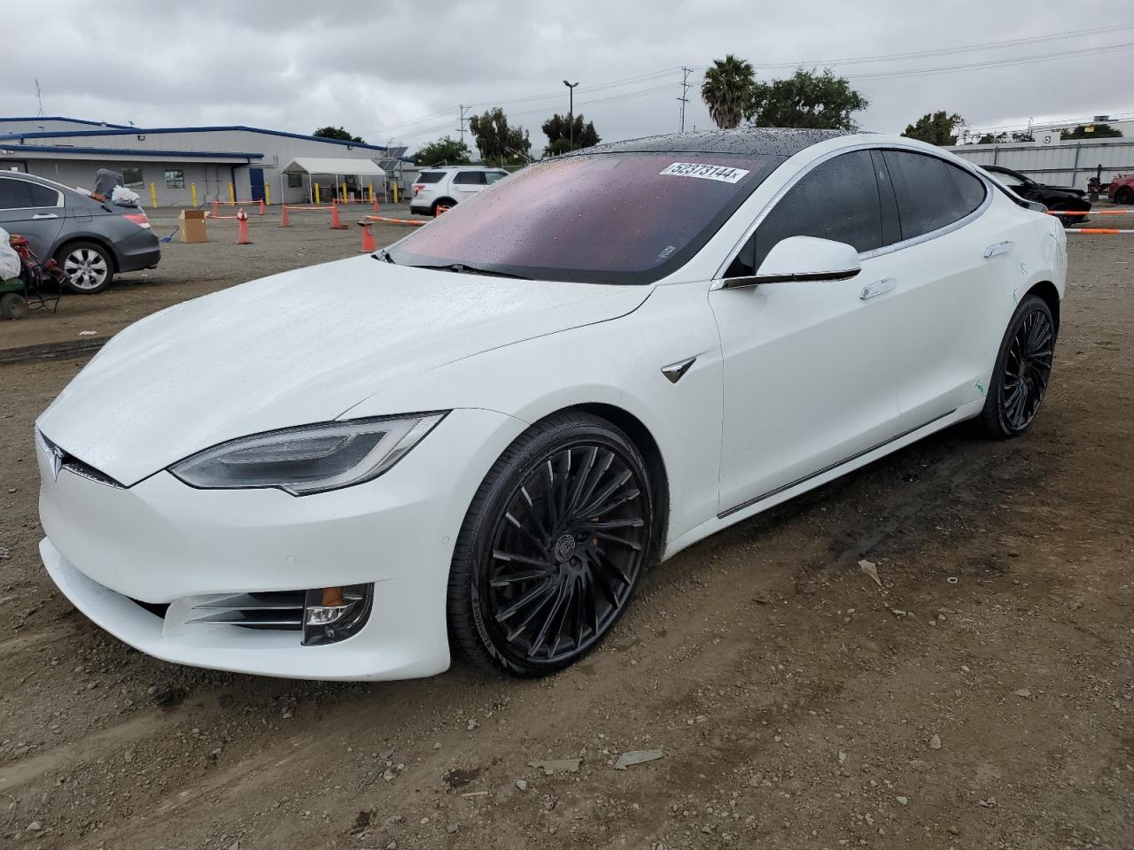 TESLA MODEL S 2018 5yjsa1e29jf265637