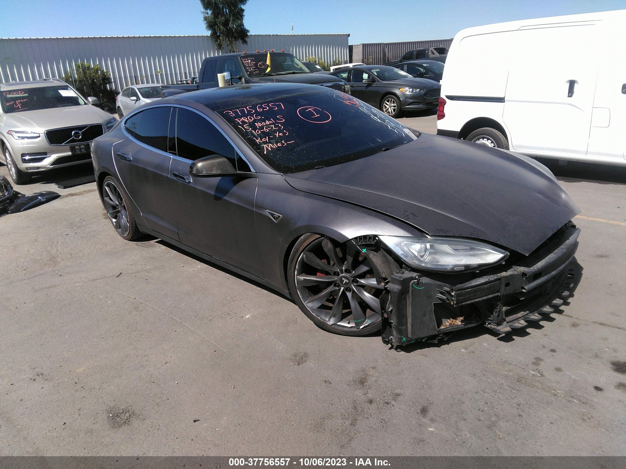 TESLA MODEL S 2015 5yjsa1e2xff105192