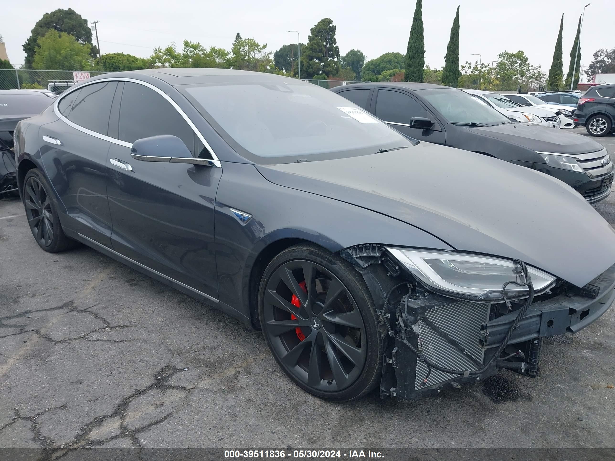 TESLA MODEL S 2016 5yjsa1e41gf146636