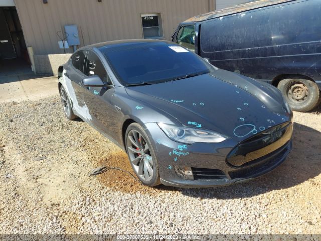 TESLA MODEL S 2015 5yjsa1e47ff102557