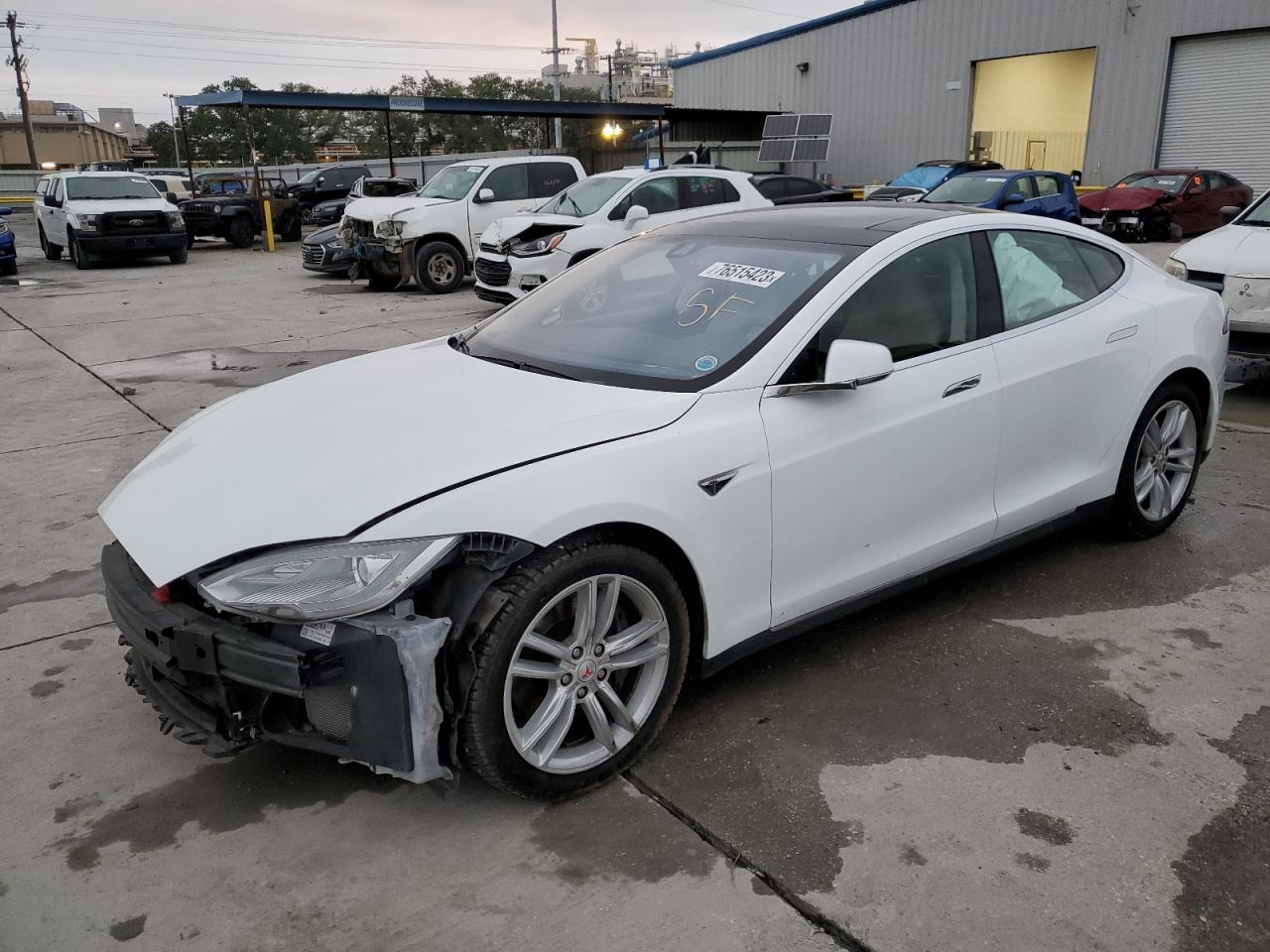 TESLA MODEL S 2014 5yjsa1h17efp56894