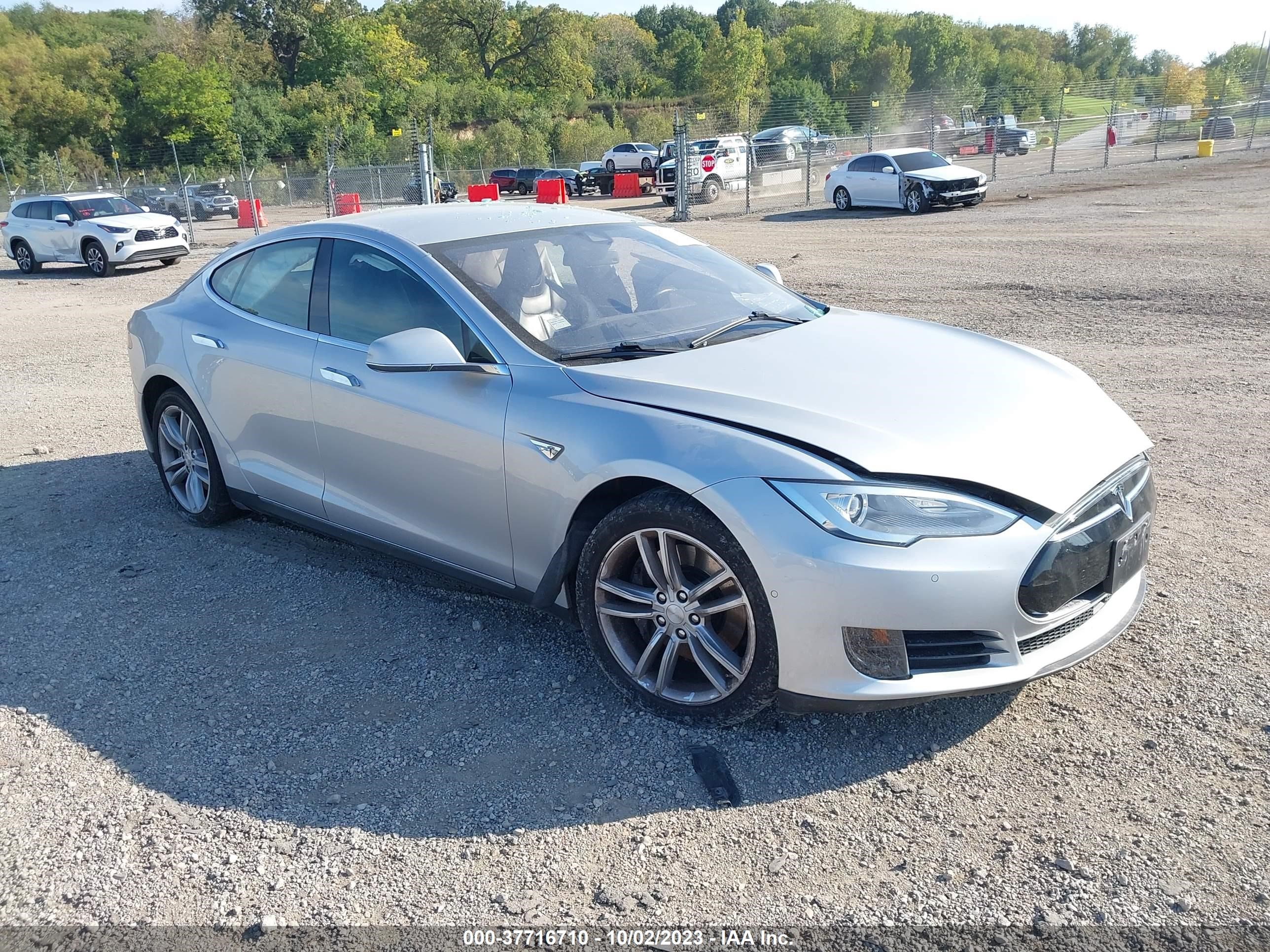 TESLA MODEL S 2014 5yjsa1s11efp55670