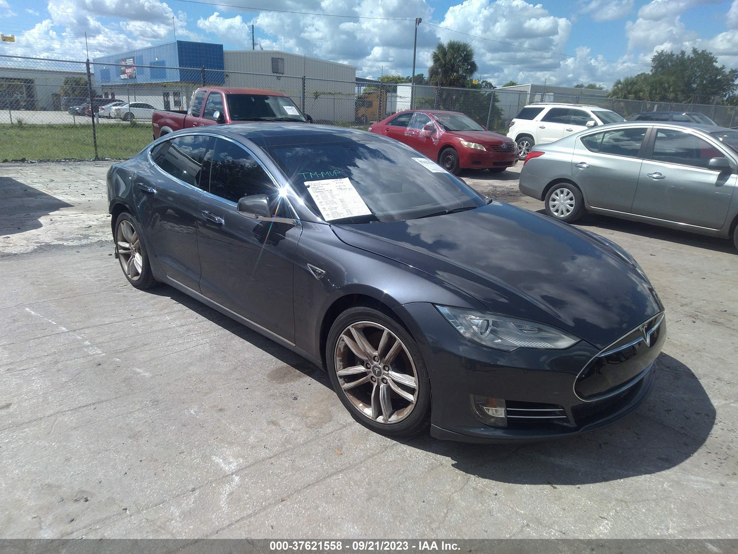 TESLA MODEL S 2015 5yjsa1s21ff097150