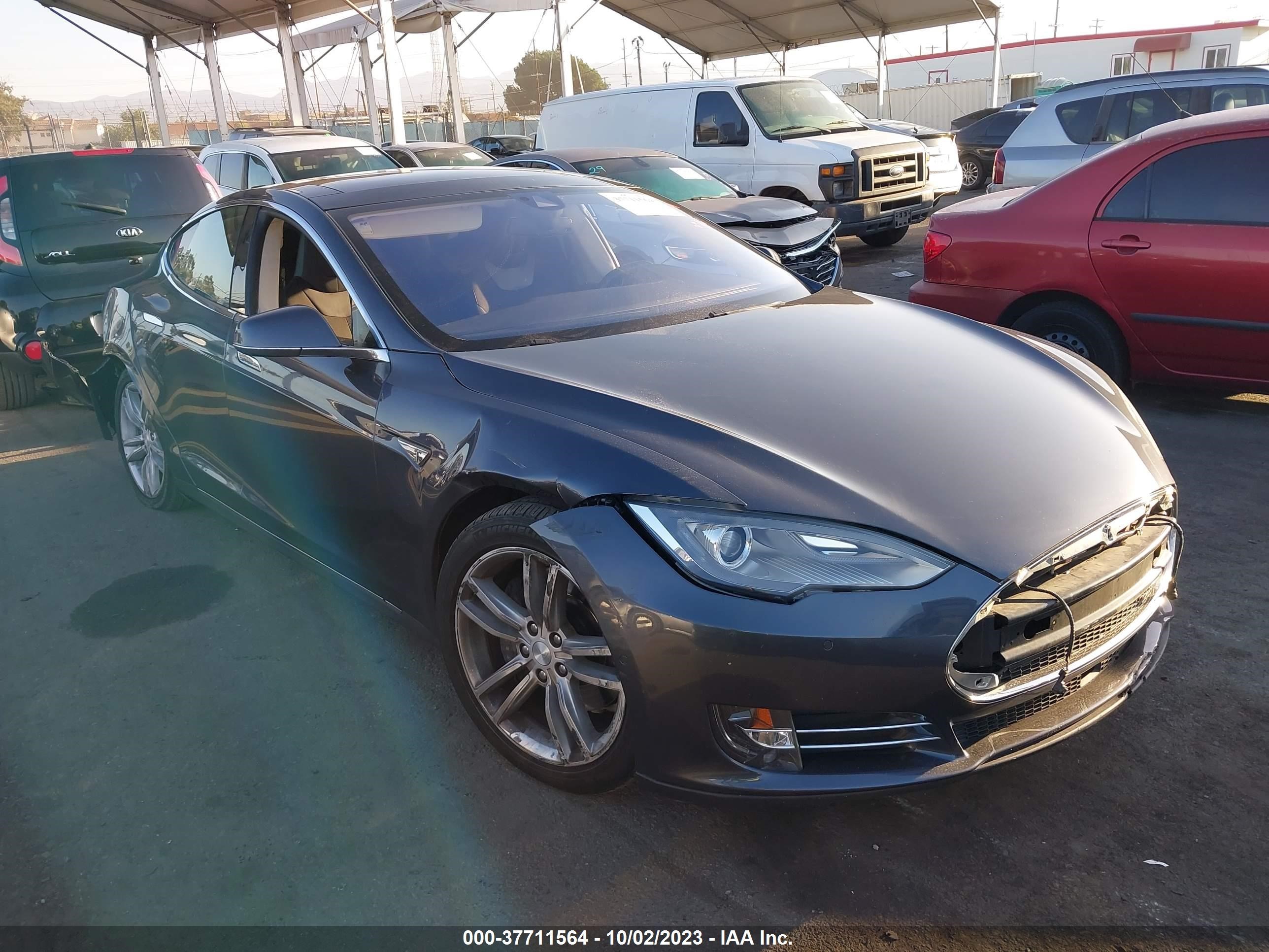 TESLA MODEL S 2015 5yjsa1s26ff082255