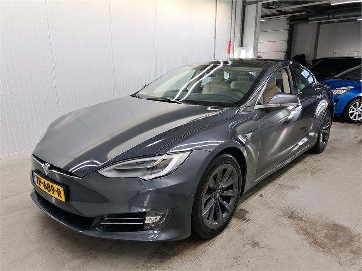 TESLA S 2018 5yjsa7e20jf273211