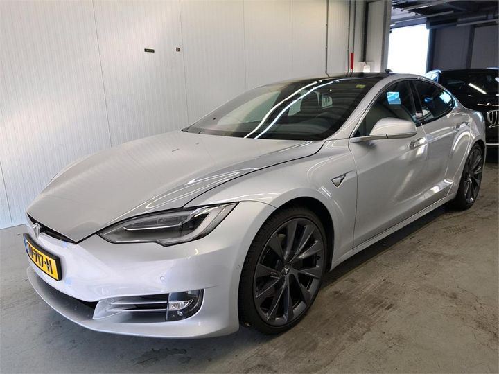 TESLA S 2018 5yjsa7e20jf275072