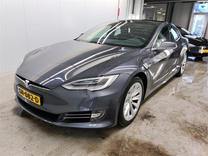 TESLA S 2018 5yjsa7e21jf240315