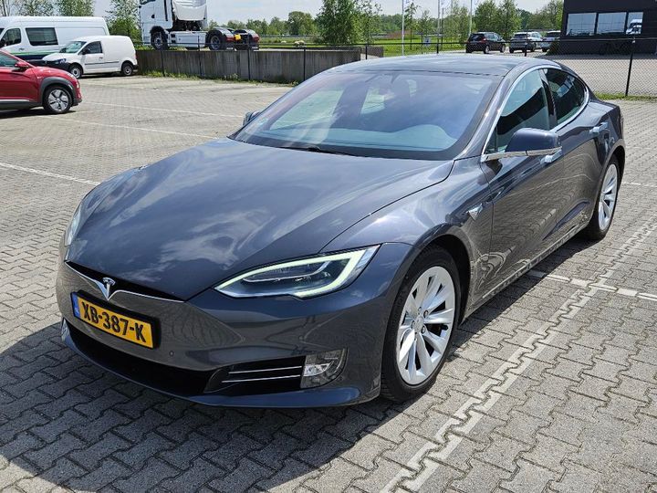 TESLA MODEL 2018 5yjsa7e23jf282534