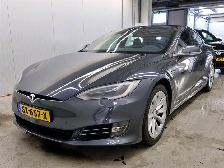 TESLA S 2018 5yjsa7e26jf245591