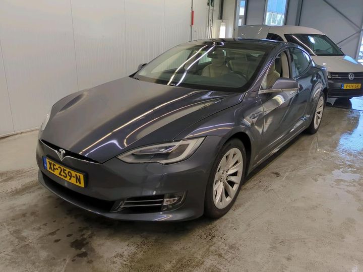 TESLA S 2018 5yjsa7e26jf280292