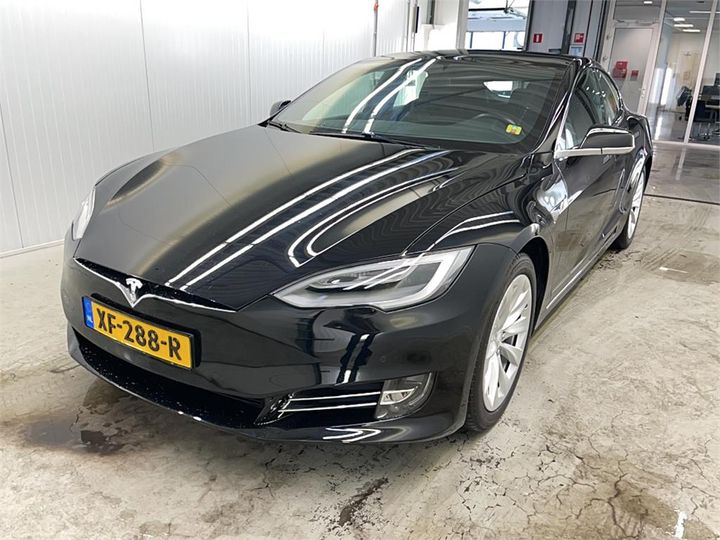 TESLA S 2018 5yjsa7e26jf282219