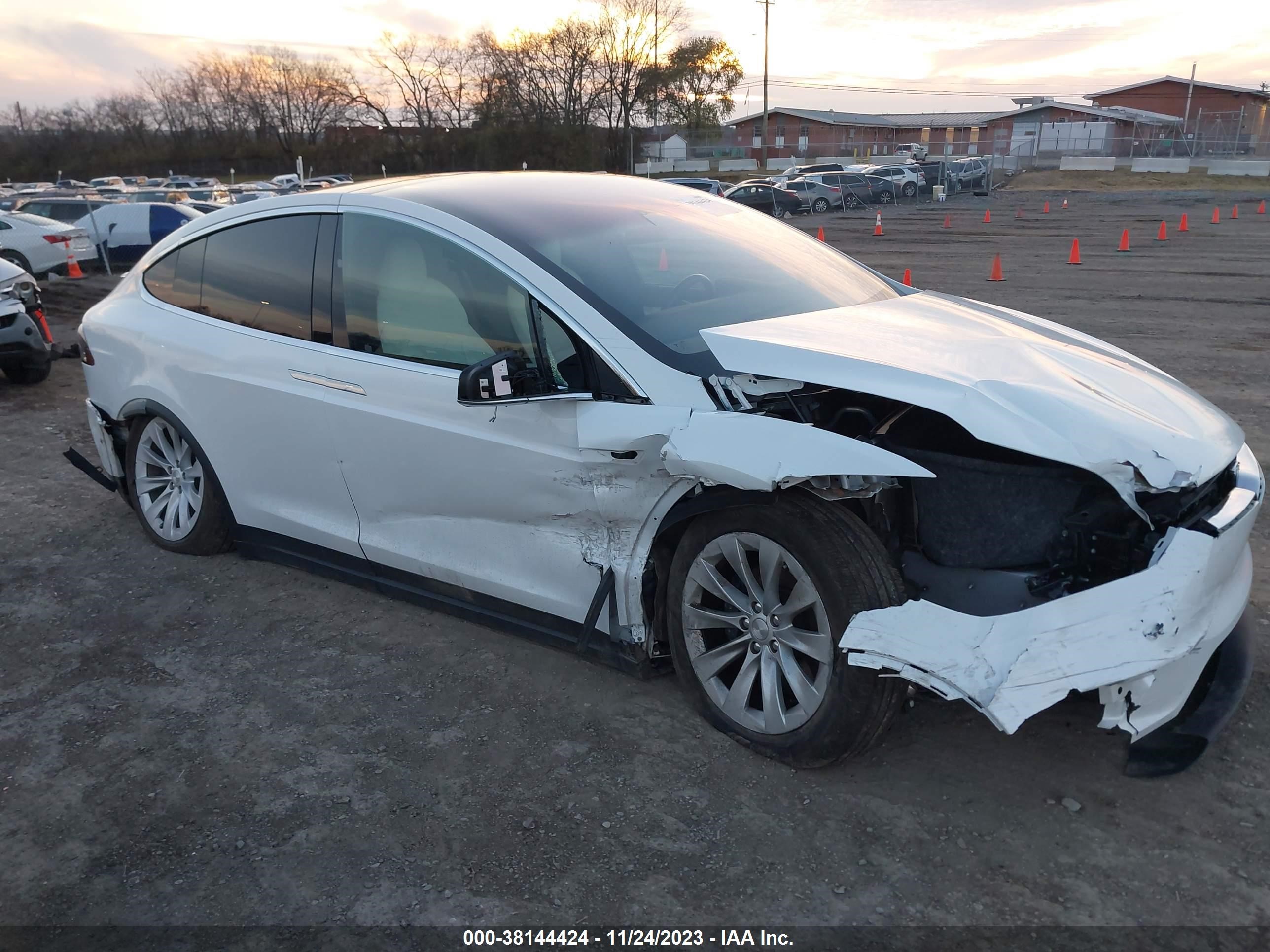 TESLA MODEL X 2021 5yjxcae2xmf322951