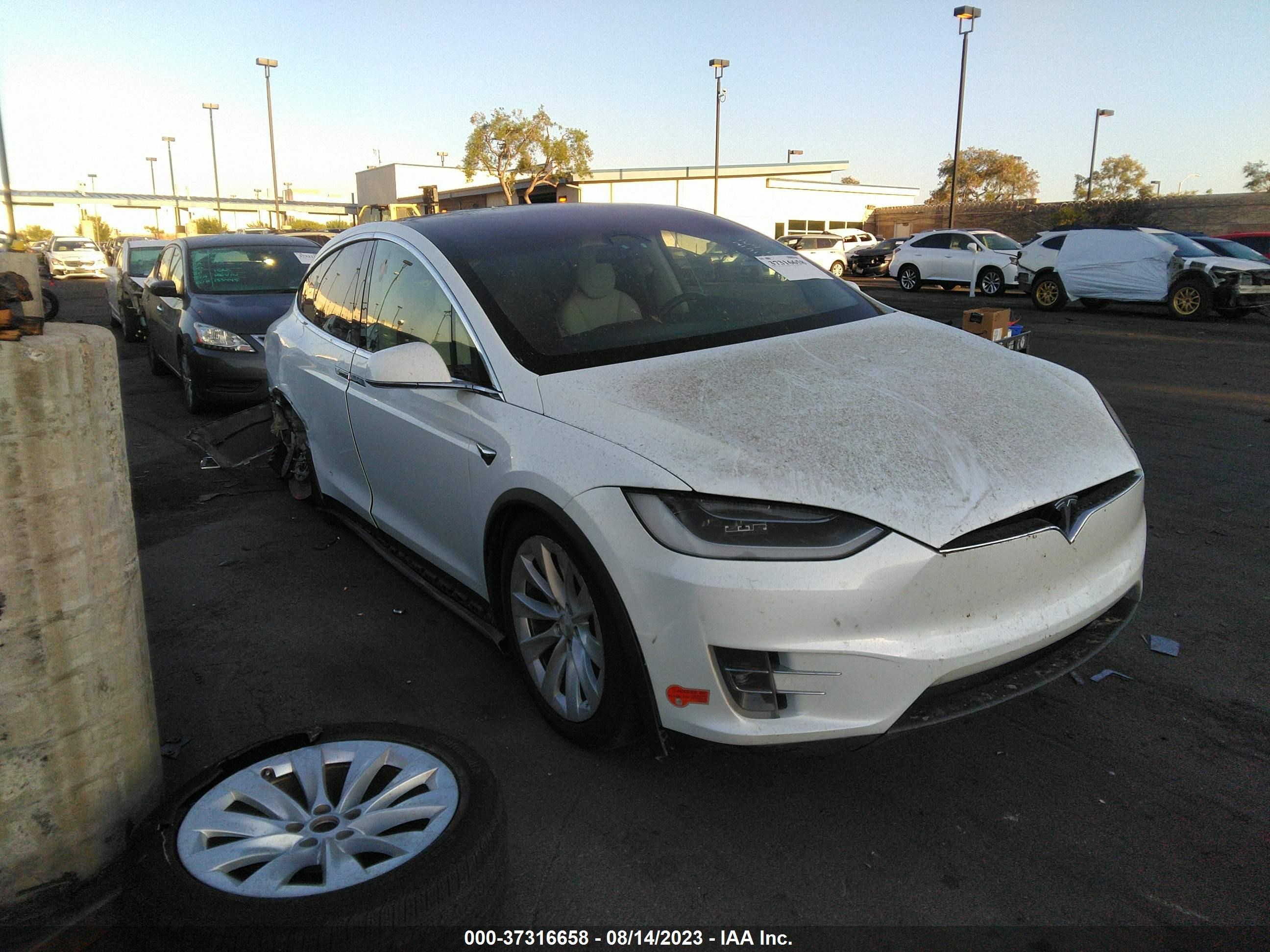 TESLA MODEL X 2018 5yjxcbe24jf115912