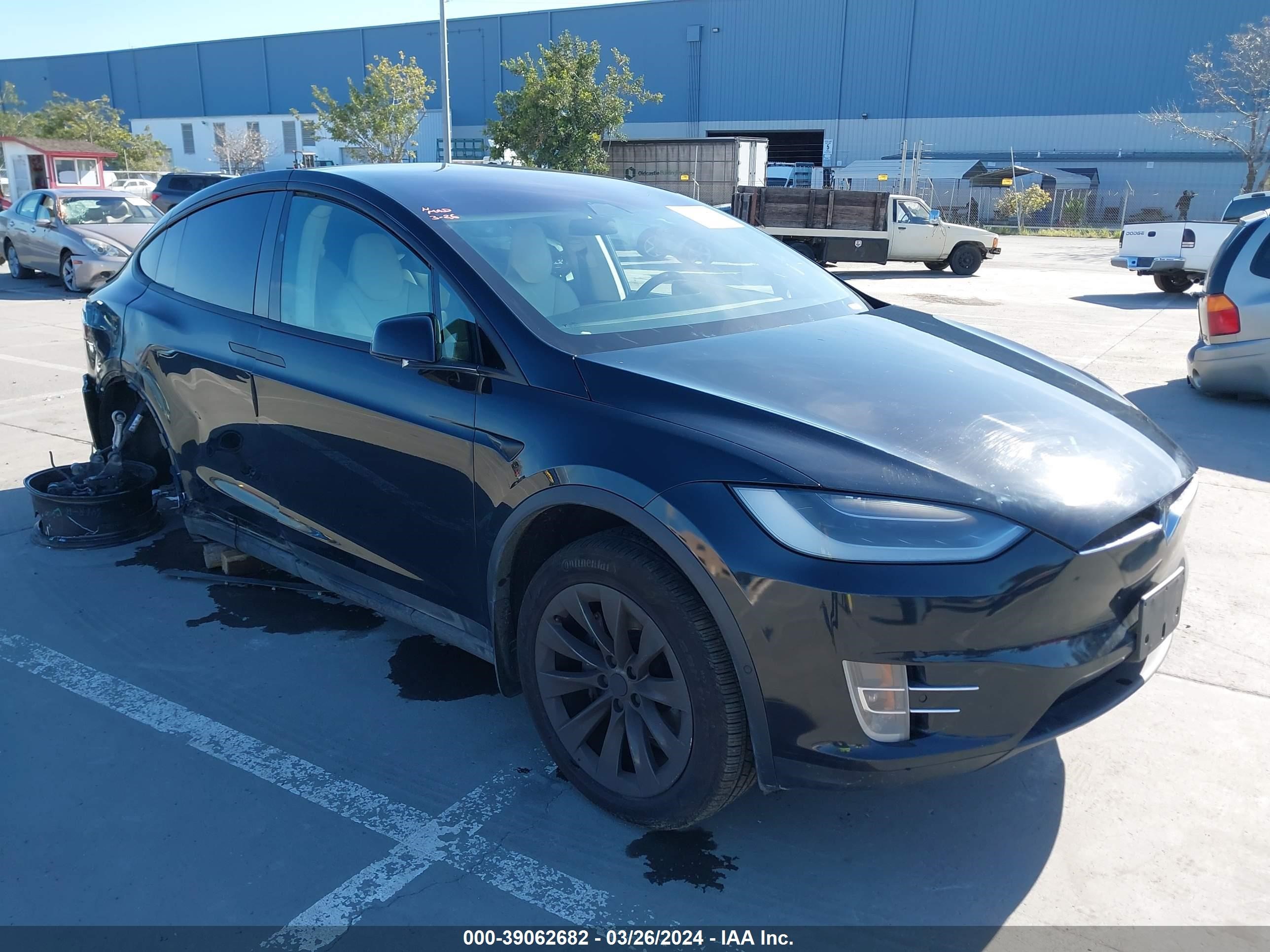 TESLA MODEL X 2018 5yjxcbe25jf090163