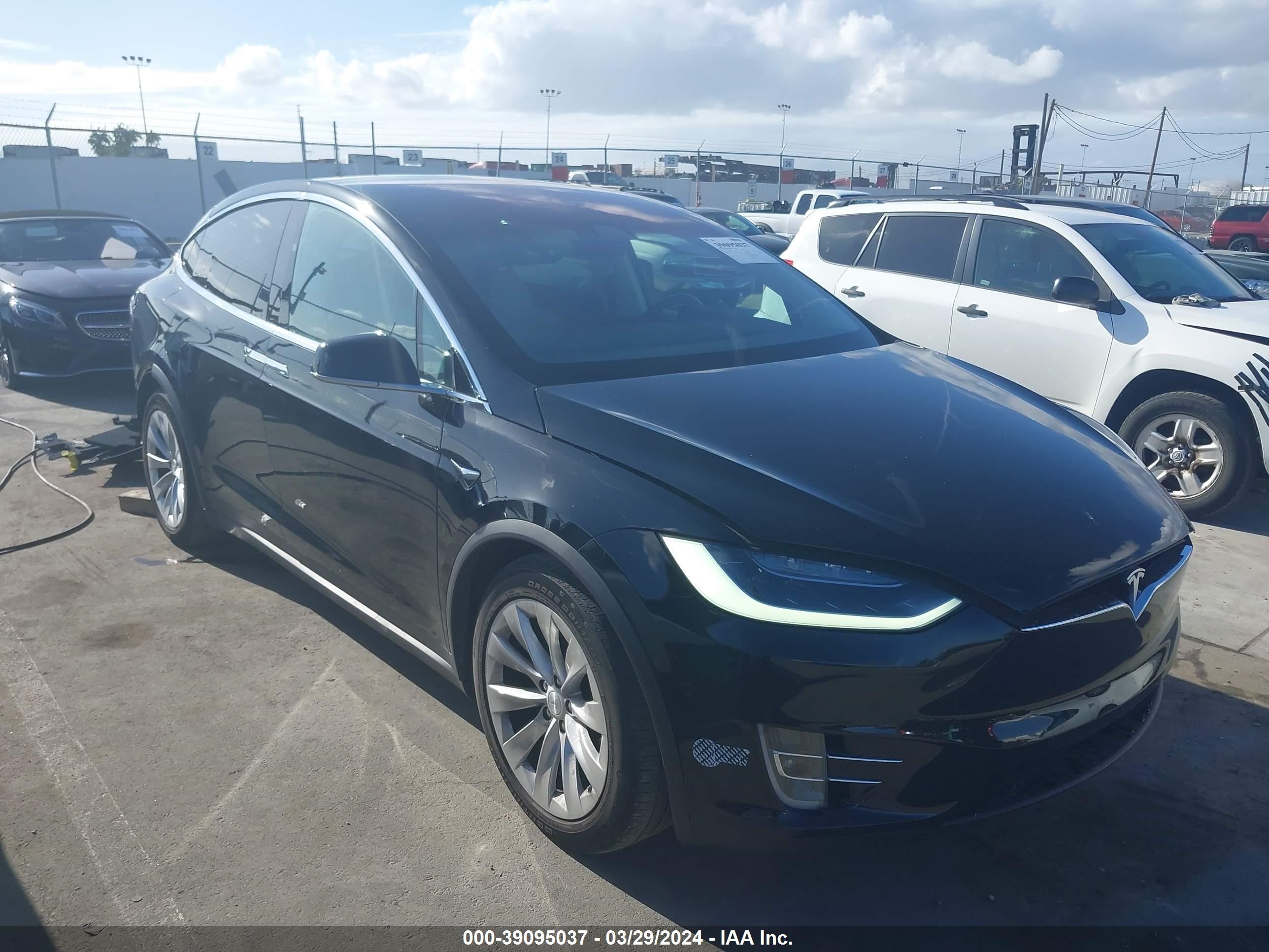 TESLA MODEL X 2018 5yjxcbe29jf103173