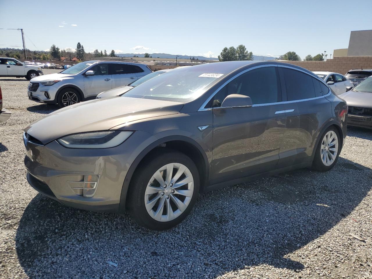 TESLA MODEL X 2016 5yjxcbe2xgf001986