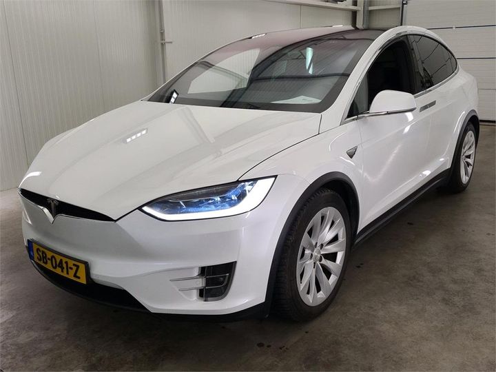 TESLA MODEL 2018 5yjxcce20jf082185