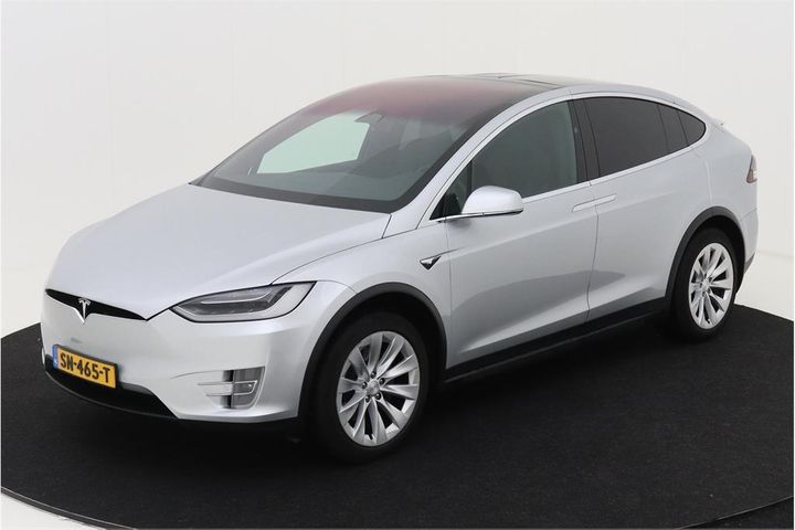 TESLA MODEL 2018 5yjxcce21jf092918