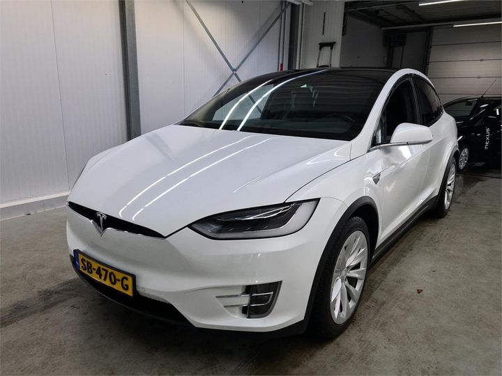 TESLA X 2018 5yjxcce26jf082143