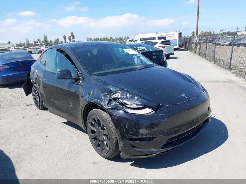 TESLA MODEL Y 2023 7saygaee0pf706585