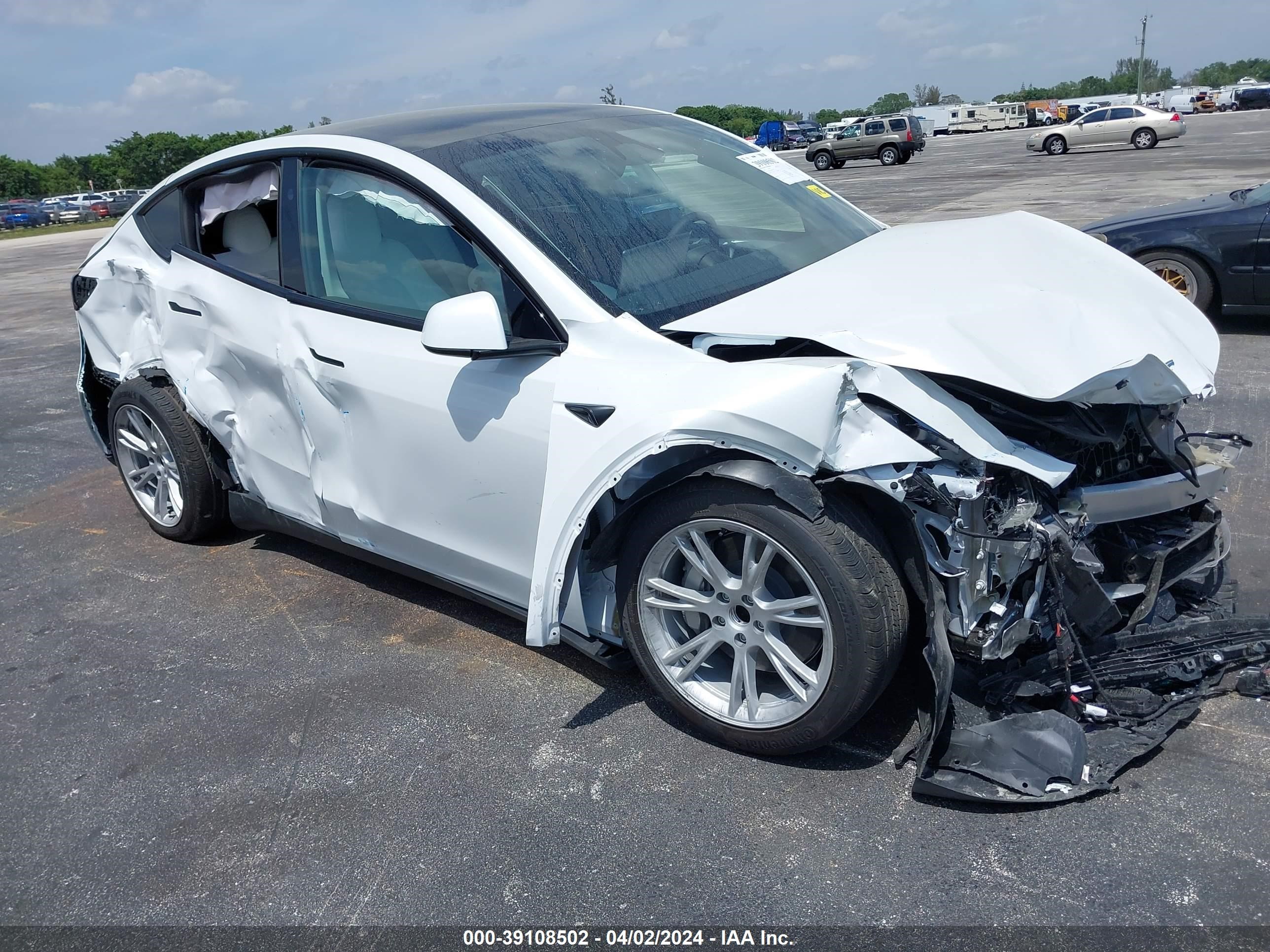 TESLA MODEL Y 2023 7saygded8pf930616