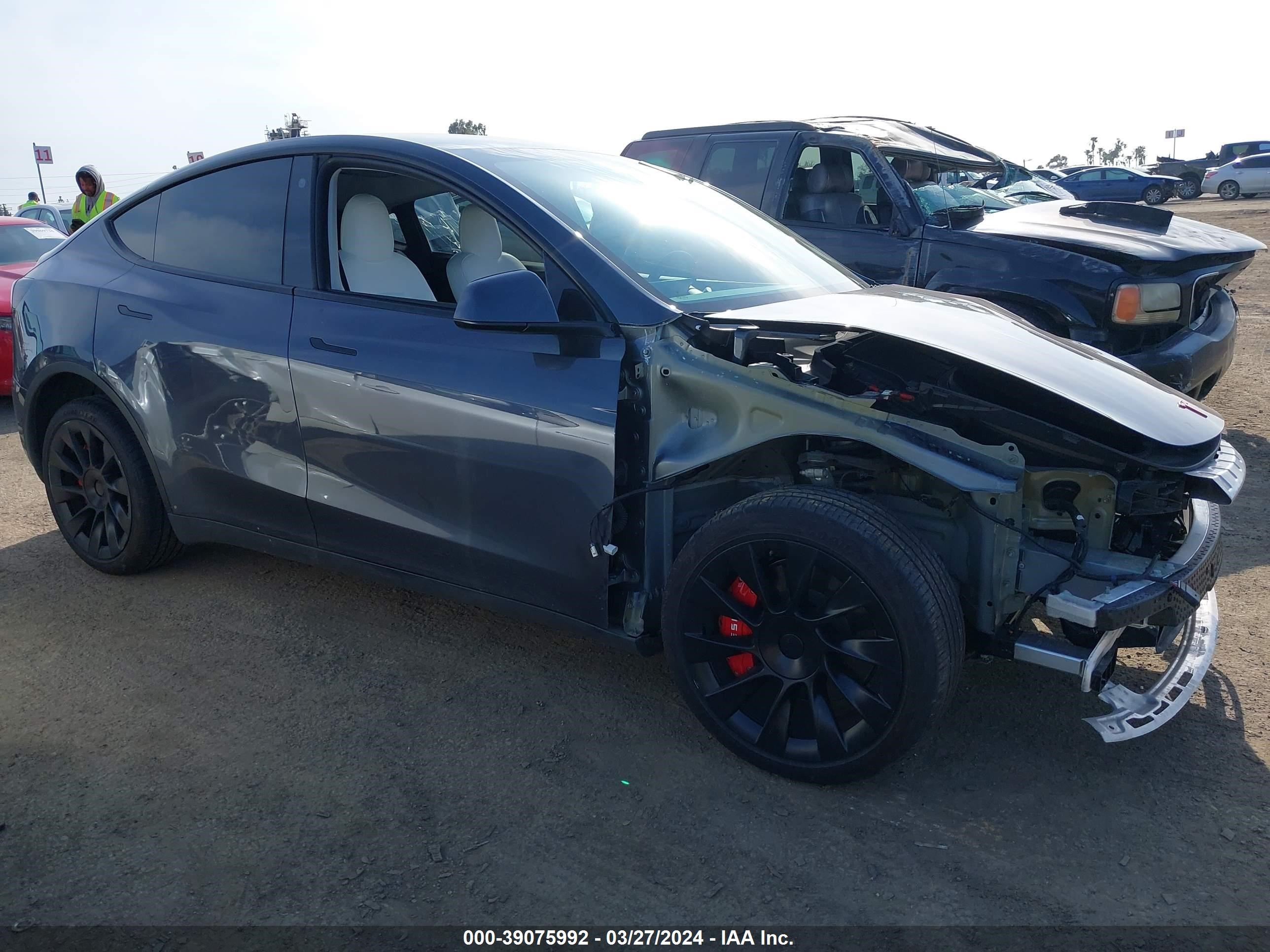 TESLA MODEL Y 2023 7saygdee0pf606083