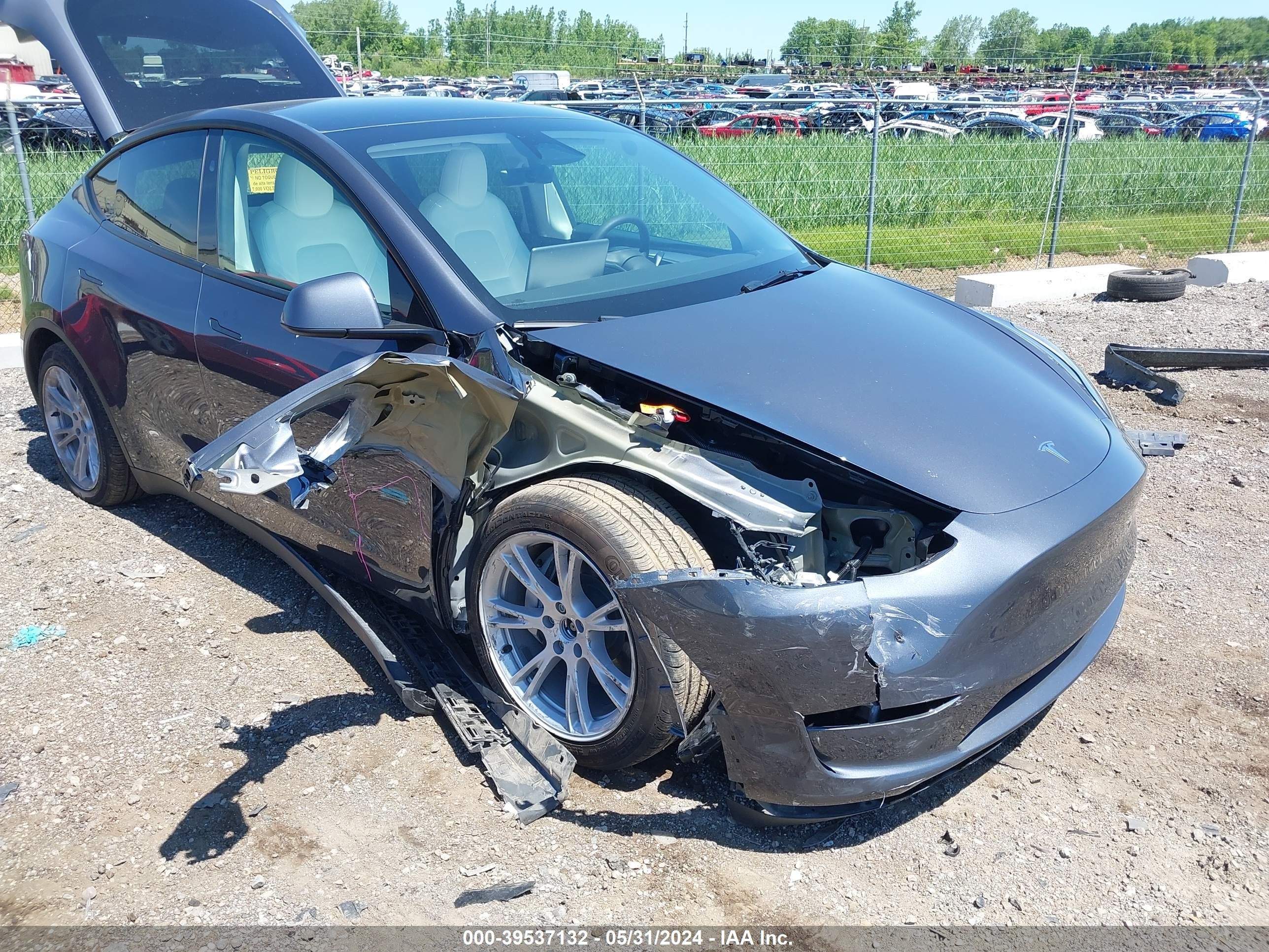 TESLA MODEL Y 2023 7saygdee0pf833175