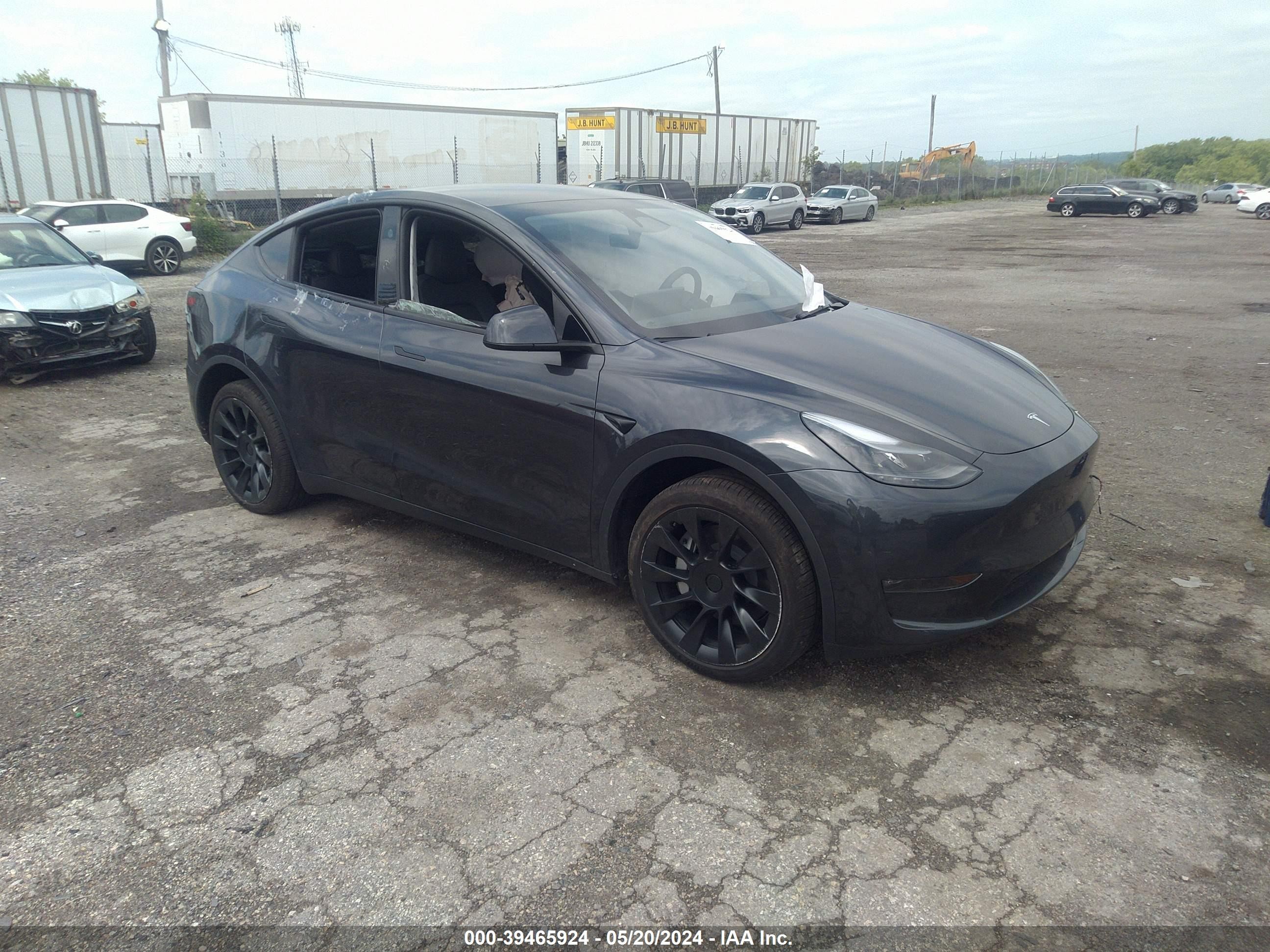 TESLA MODEL Y 2024 7saygdee1ra223740