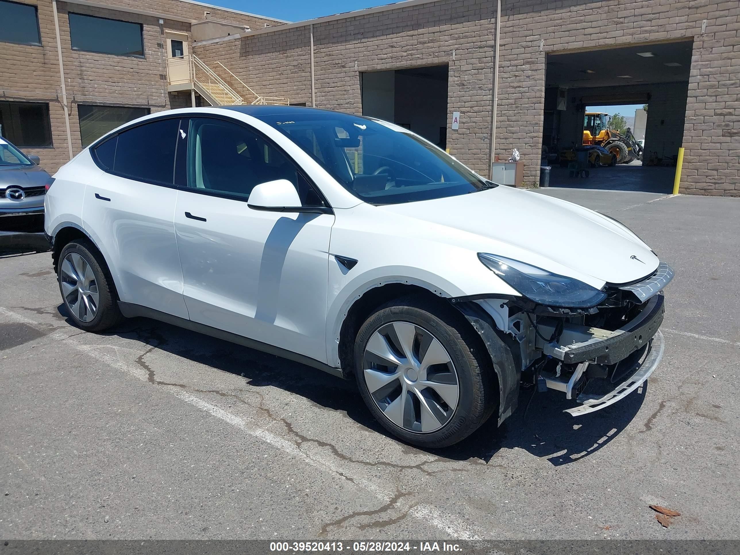 TESLA MODEL Y 2023 7saygdee2pf869336