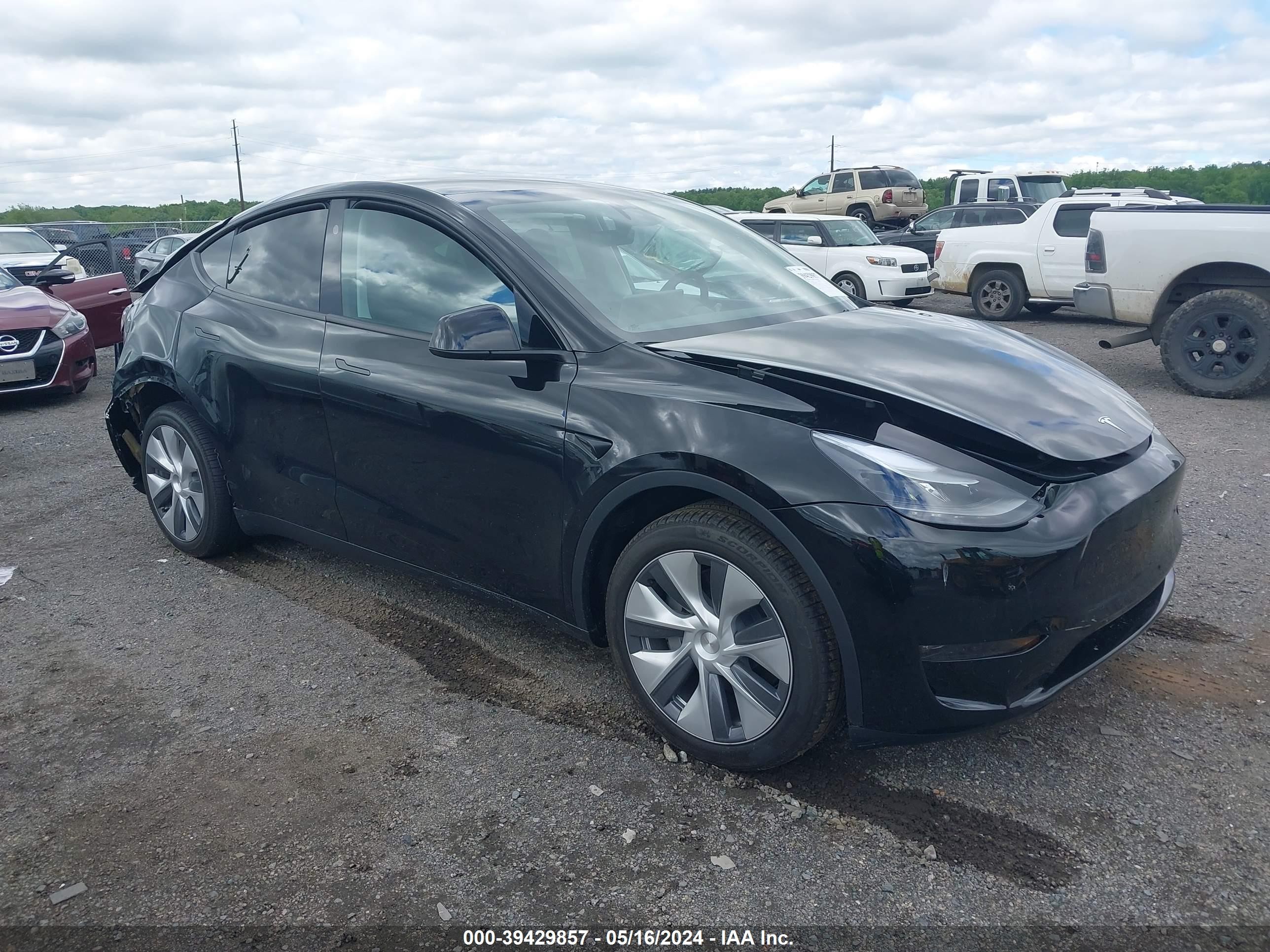 TESLA MODEL Y 2024 7saygdee3ra222492