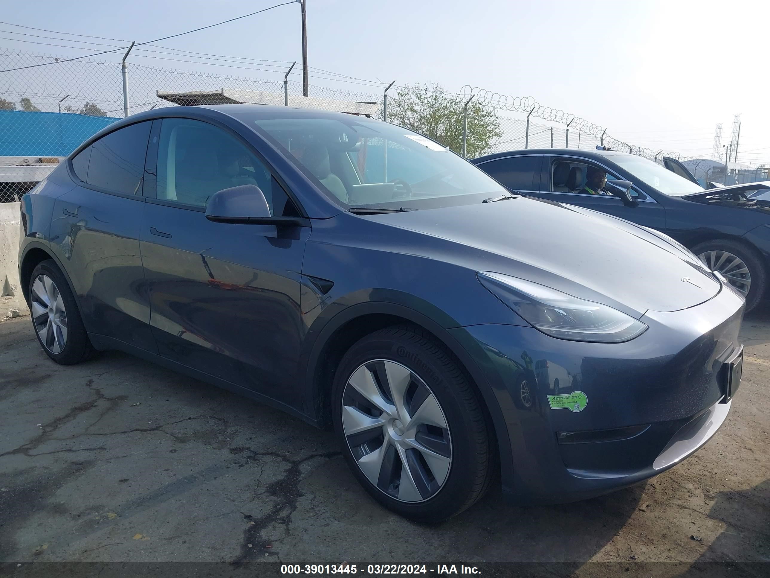 TESLA MODEL Y 2023 7saygdee4pf846138