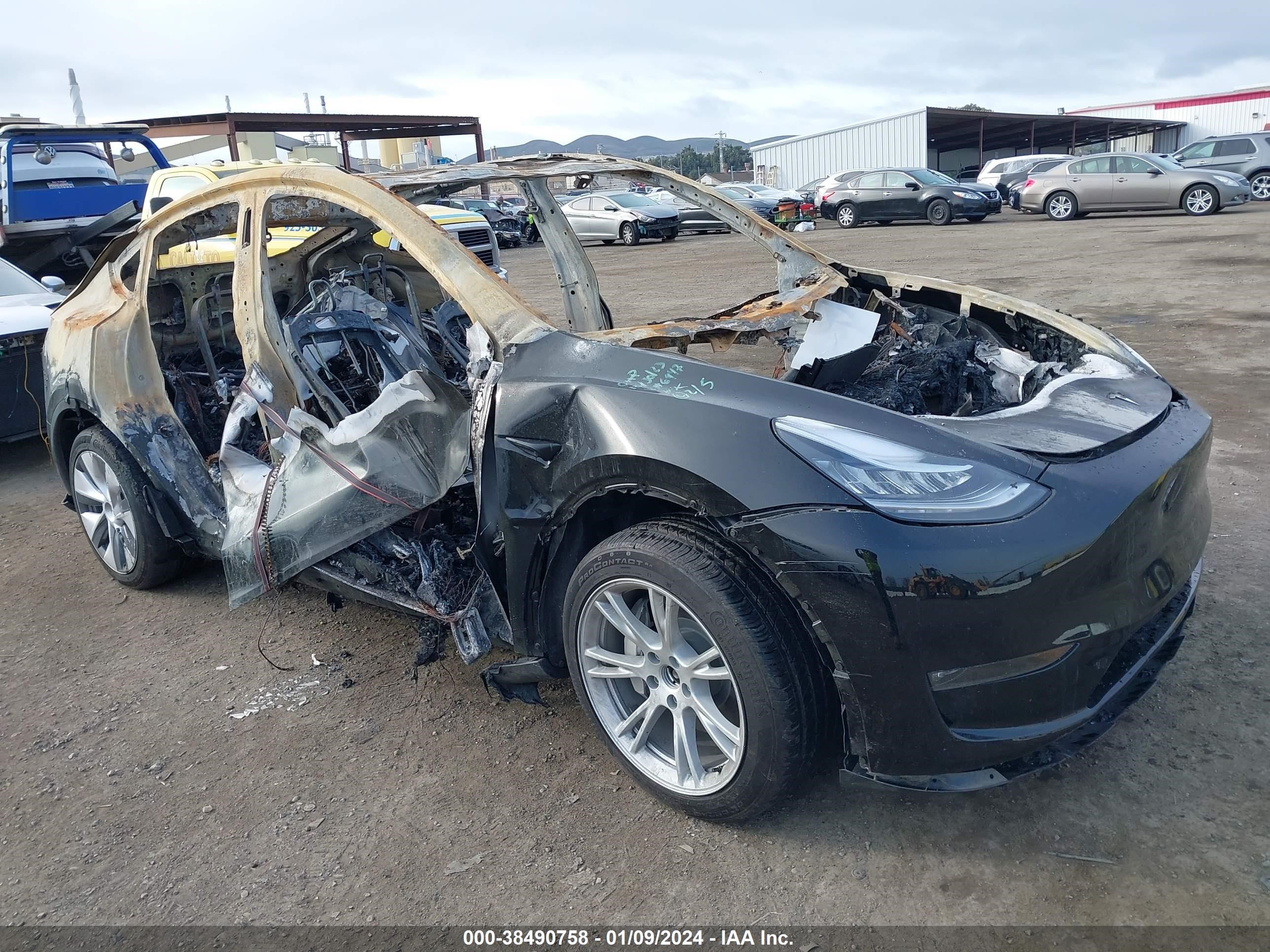 TESLA MODEL Y 2023 7saygdee8pa136947