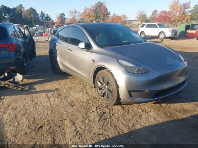 TESLA MODEL Y 2024 7saygdee8ra300037