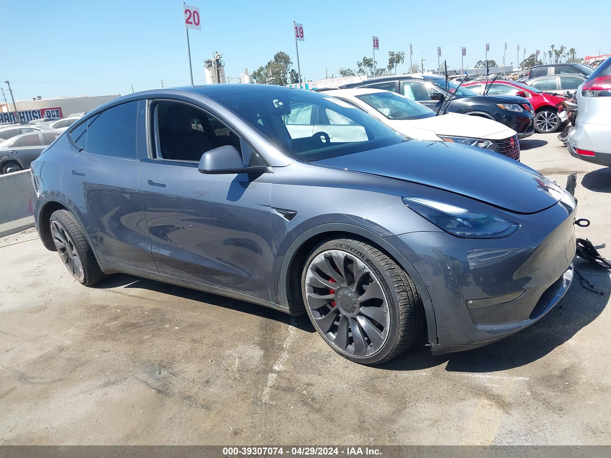 TESLA MODEL Y 2022 7saygdef9nf492607