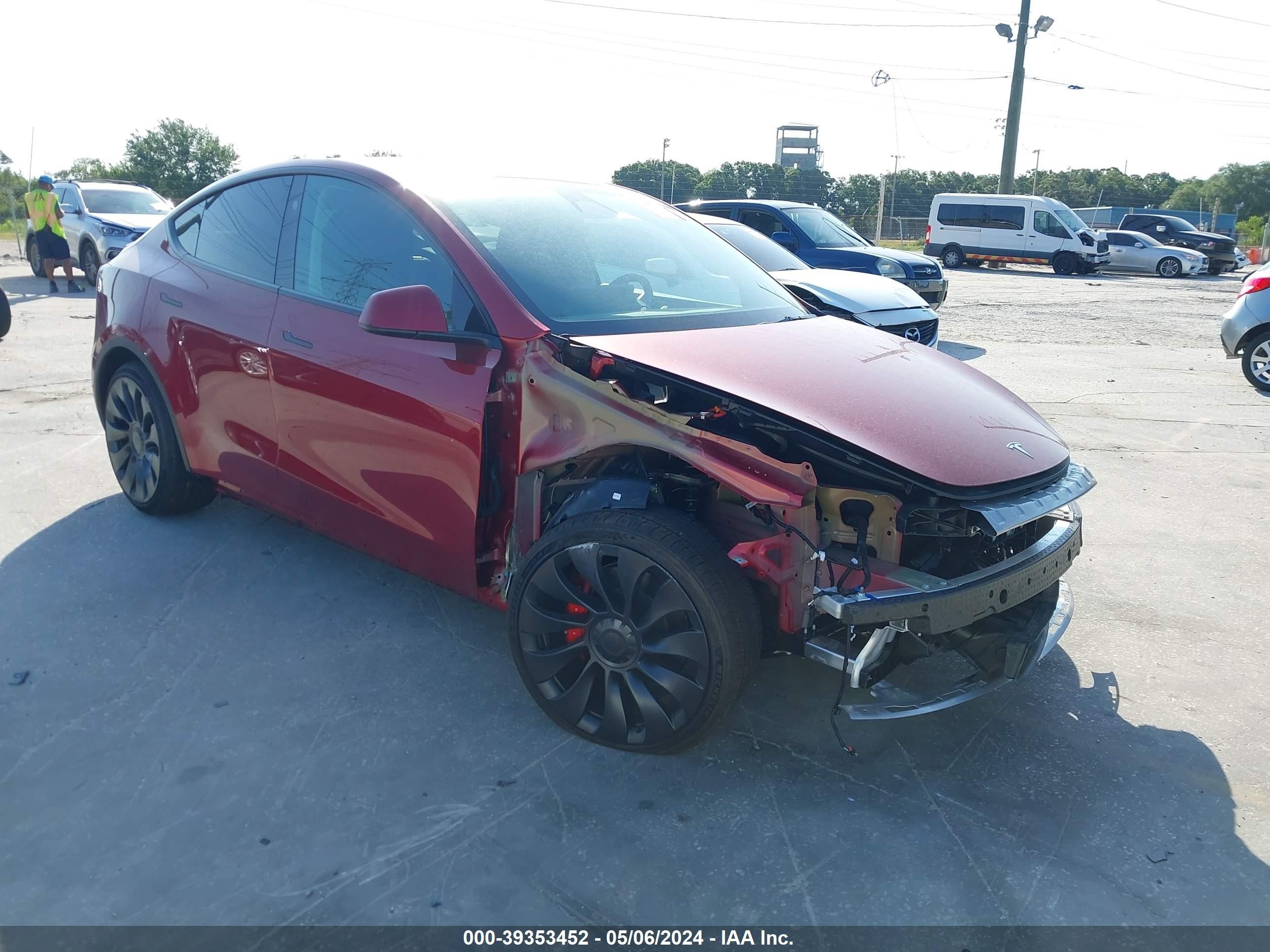 TESLA MODEL Y 2024 7saygdefxrf033964