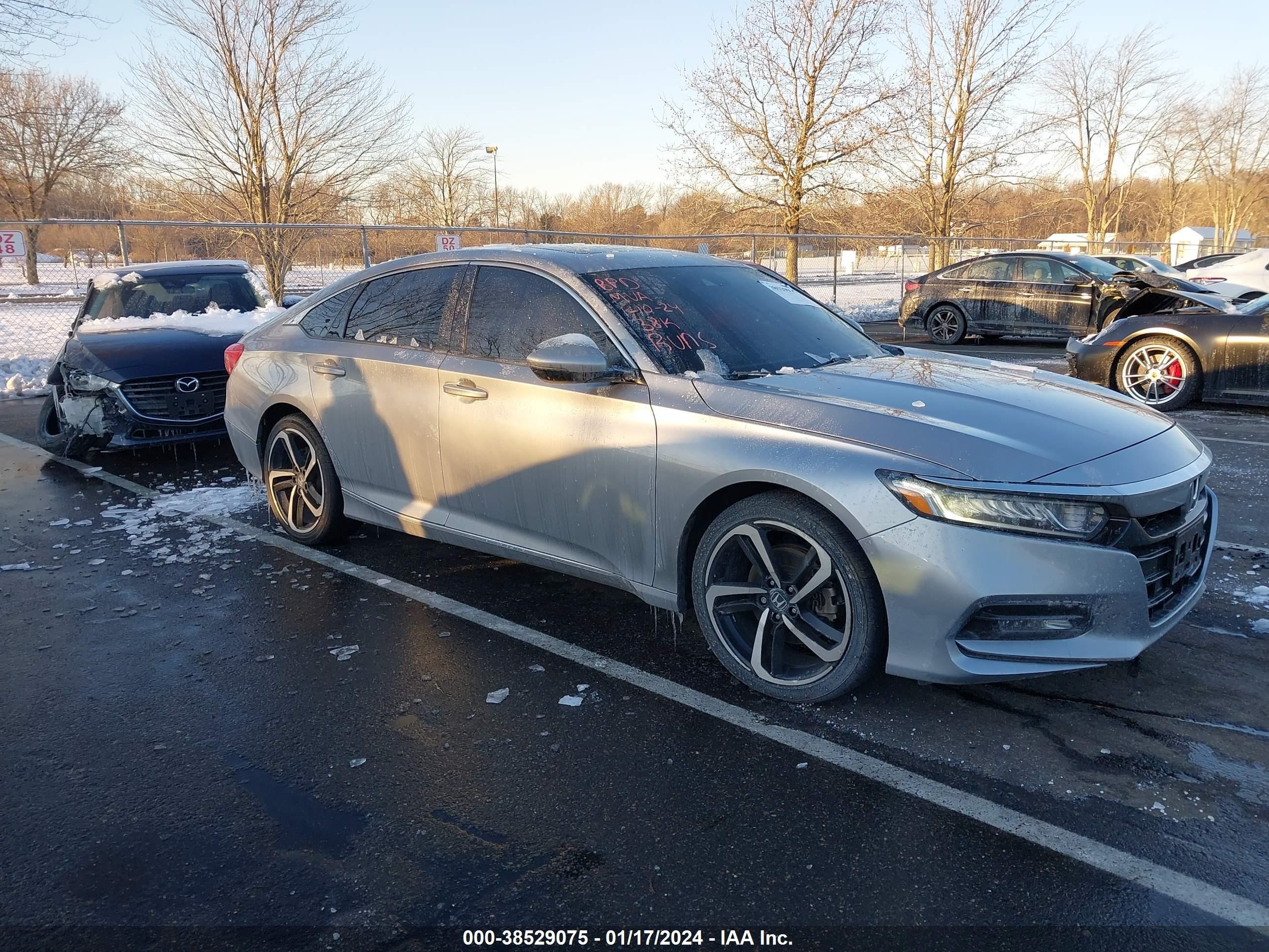 HONDA ACCORD 2018 ihgcv2153ja022598