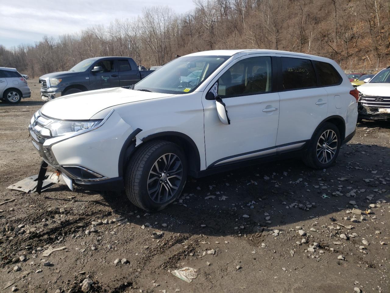 MITSUBISHI OUTLANDER 2017 ja4ad3a38hz066705