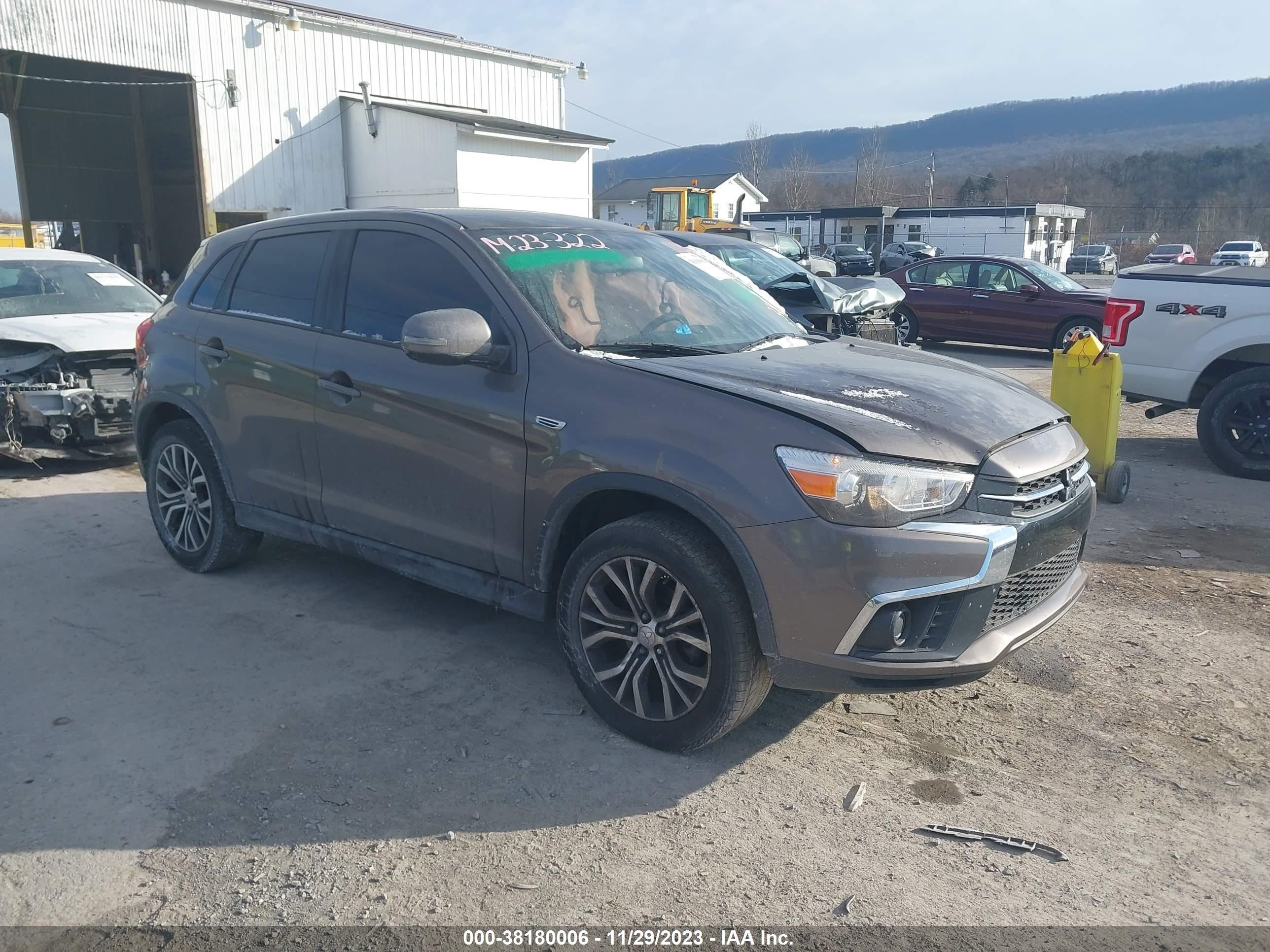 MITSUBISHI OUTLANDER 2018 ja4ar3au0ju018466